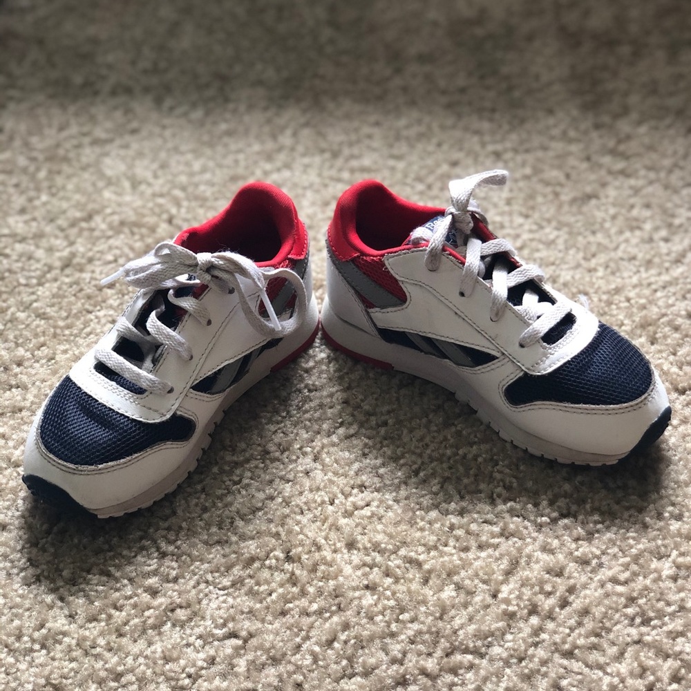 Kids Reebok’s - Picture 3 of 3